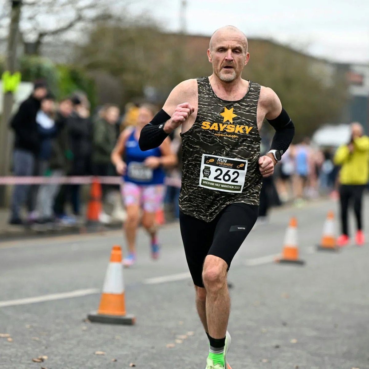 Jeff racing the Wrexham Half Marathon 2023 to a 1:18:43 personal best